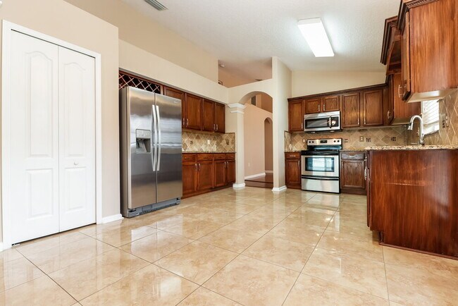 5920 Count Turf Ln, Wesley Chapel, FL 33544 - photo 6