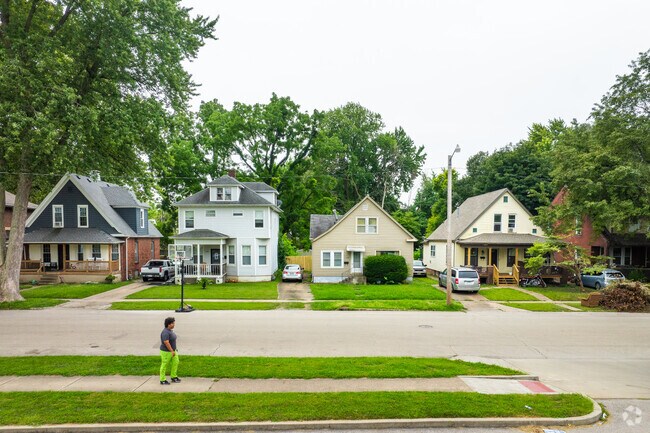 Vinegar Hill has well-maintained sidewalks and streets to enjoy.
