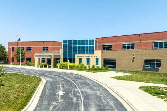 Shawanoe Elementary School  provides a relevant and rigorous curriculum to help each student.