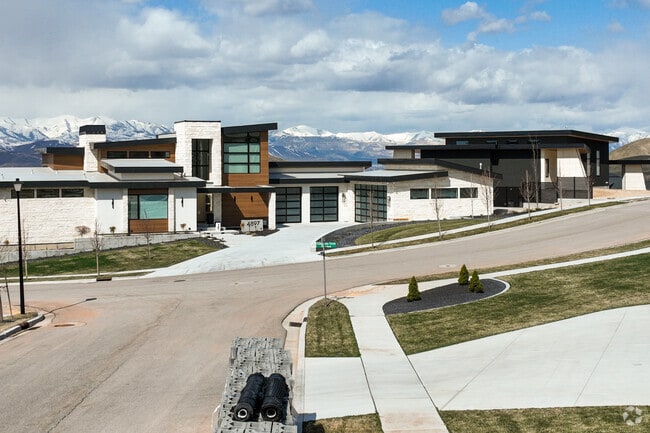 Stunning luxury homes in Lehi with modern designs.