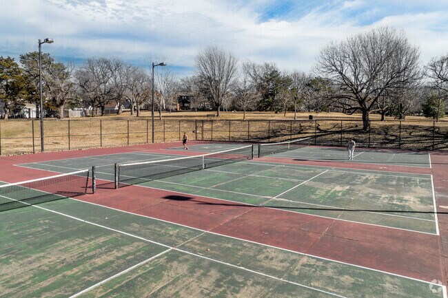 There are several tennis courts at College Hill Park.