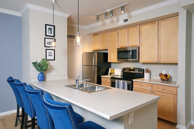 Arena Crossing, Columbus, OH 43215 - photo 4