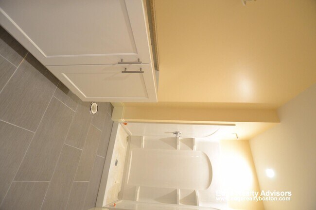 35 Pratt St unit 2, Allston, MA 02134 - photo 6