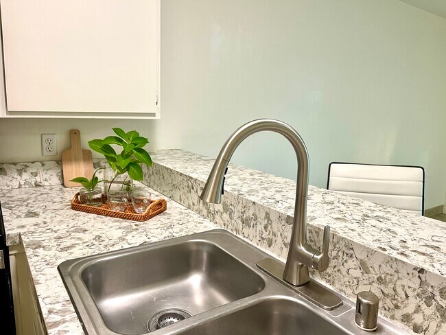 The Plaza Condominiums unit 112, San Diego, CA 92109 - photo 5