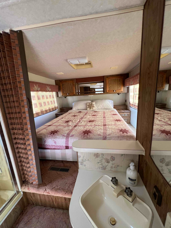 496 Pearl Ln, Blountville, TN 37617