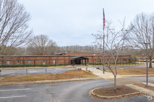 Oak Mt. Elementary School teaches K - 3rd grades.