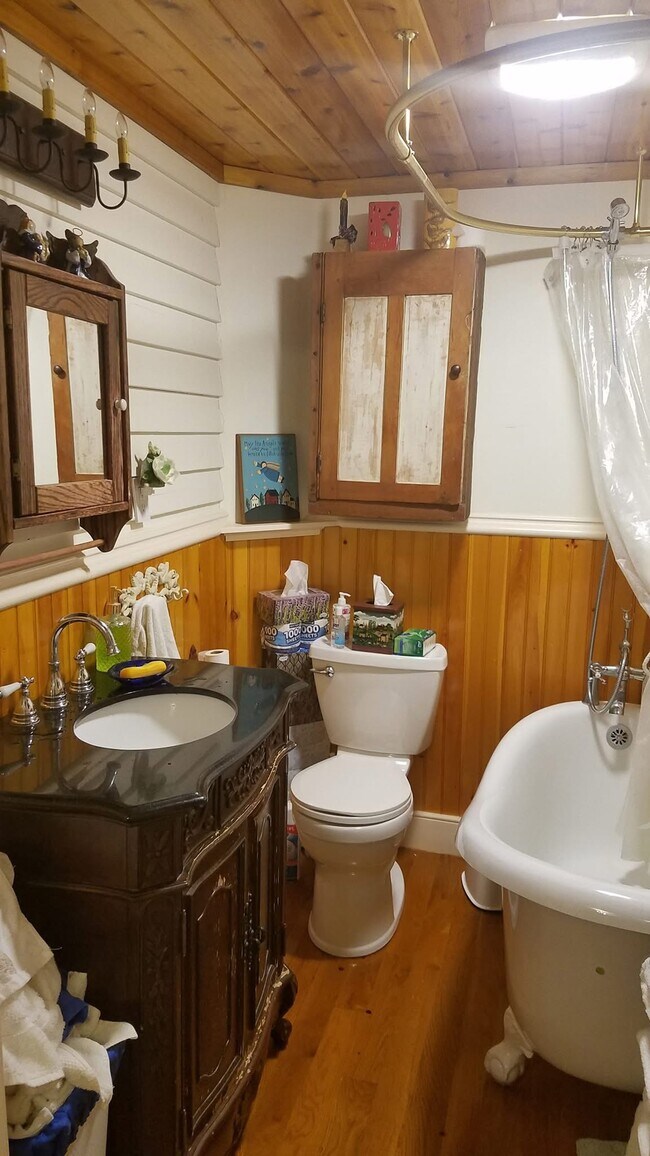 30 Post Rd Unit Pawtuxet Village, Warwick, RI 02888