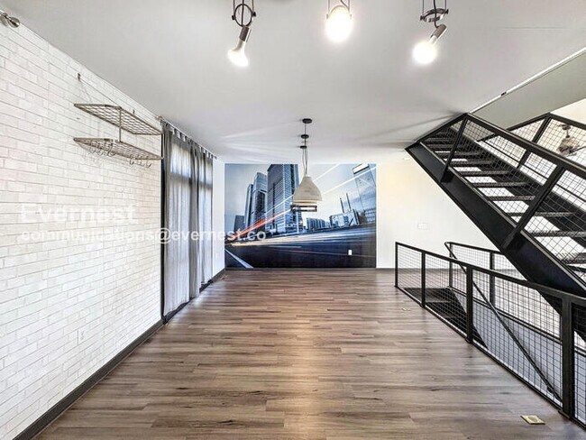 1273 MacKintosh Pknw, Atlanta, GA 30318 - photo 4