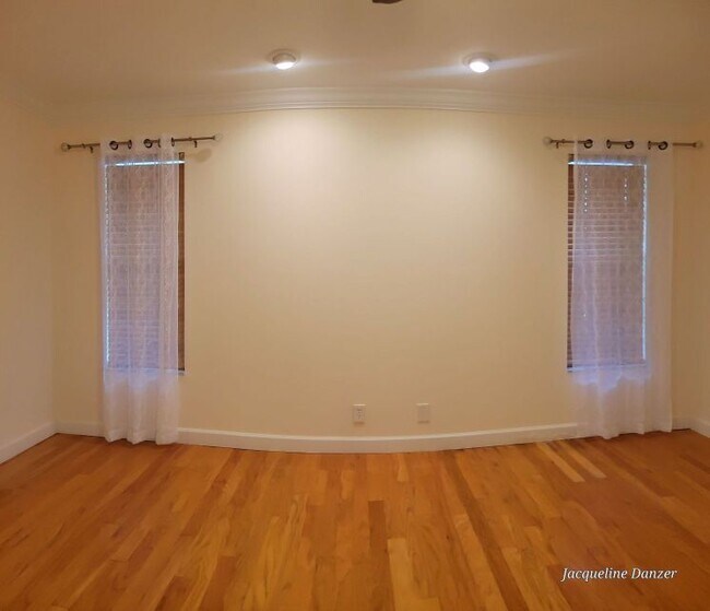 2241 NE 38th St unit Charming 3-Bed, 2-Ba, Lighthouse Point, FL 33064 - photo 6