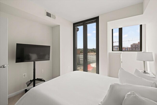 1405 S Fern St unit ID1250431P, Arlington, VA 22202 - photo 7