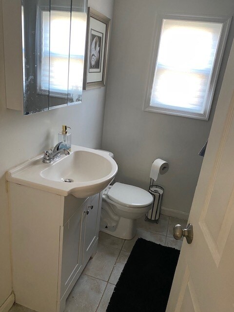 4200 H St SE unit Upper Unit, Washington, DC 20019 - photo 5