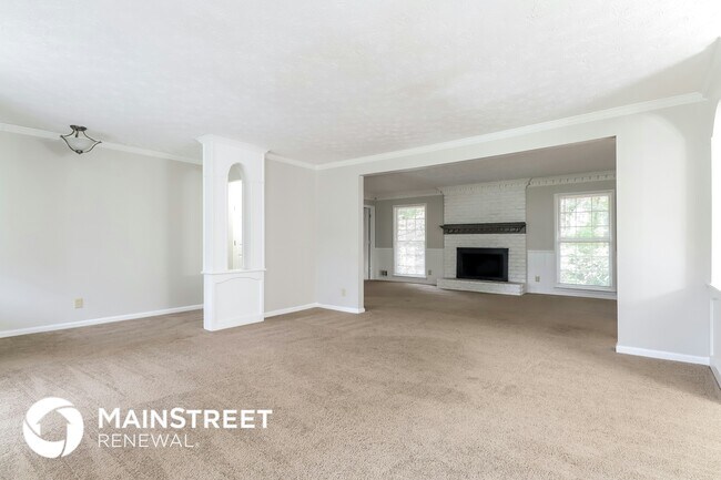 5498 Aucilla Creek Ln, Stone Mountain, GA 30087 - photo 4