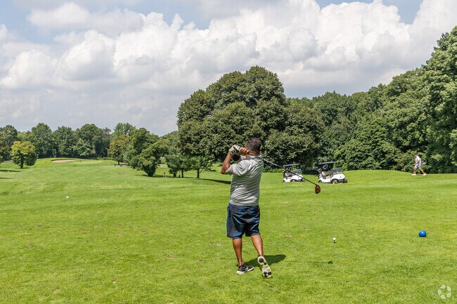 Forest Park Golf Course with its tree-lined fairways is a favorite of many NYC golfers.
