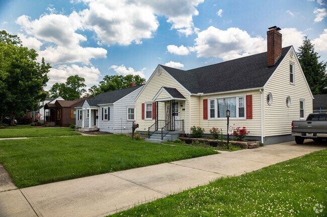 Dixie Heights prices for older homes hover between 70,000 dollars and 230,000 dollars.