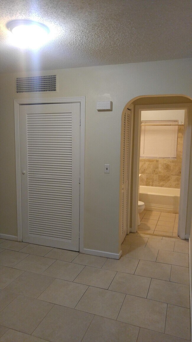 455 39th Ave N unit 5, Saint Petersburg, FL 33703 - photo 5