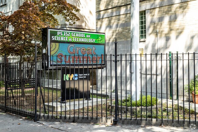 83950 PS152 School of Sciece & Technology serves students in grades PK, K-5 in Brooklyn.