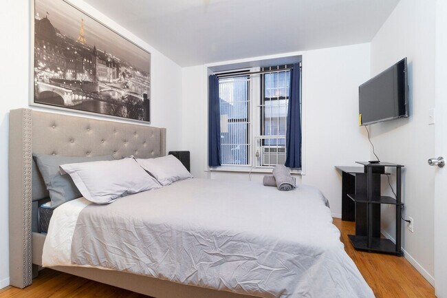 316 E 96th St unit ID1032037P, New York, NY 10128 - photo 5