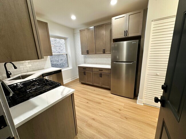 5504 N Kimball Ave unit 2, Chicago, IL 60625 - photo 6