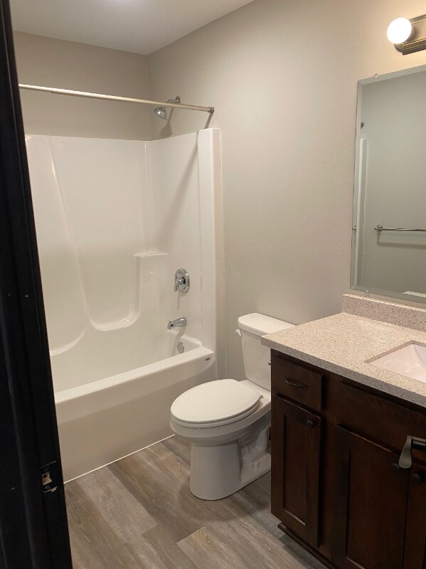 1013 Royal Blvd, Rice Lake, WI 54868 - photo 5