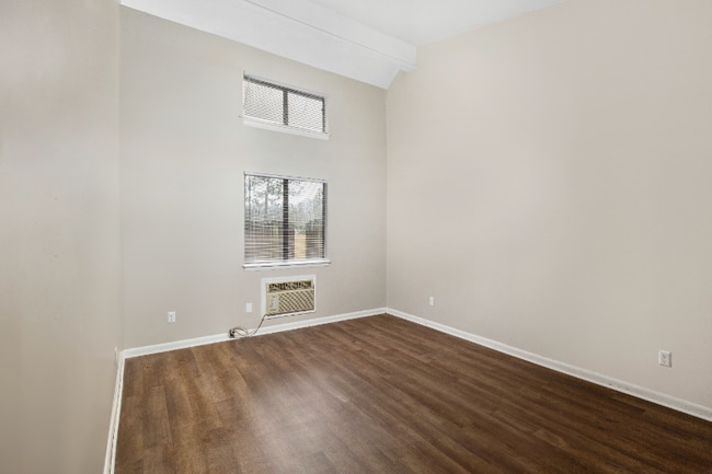 3707 Squaw Valley Dr SW unit d, Huntsville, AL 35805 - photo 4