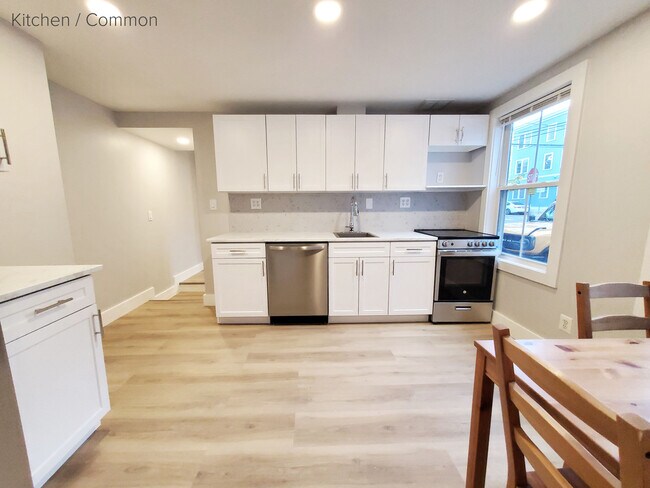 98 Sciarappa St unit 98 Sciarappa Unit B, Cambridge, MA 02141 - photo 4