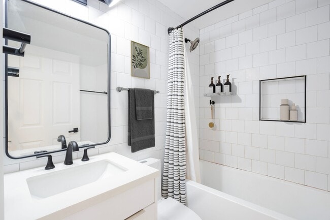 5716 Lexington Ave, Los Angeles, CA 90038 - photo 3