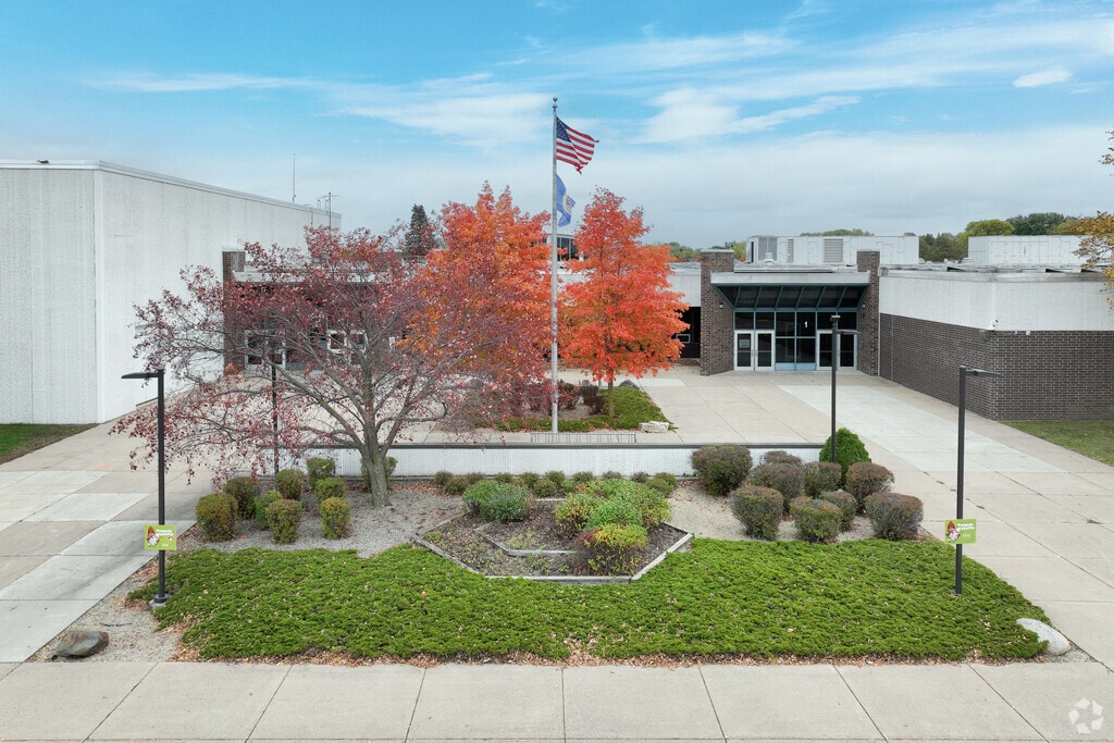 Robert Boeckman Middle School has an enrollment of about 890 students.