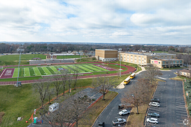 De Smet Jesuit High School, Rankings & Reviews - Homes.com