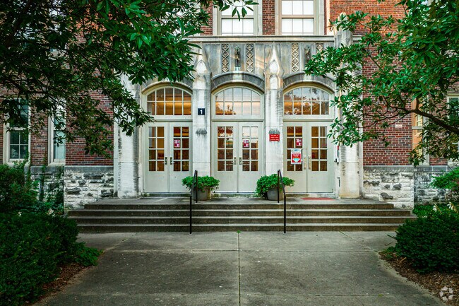 Dupont Manual High School is ranked first within Kentucky.