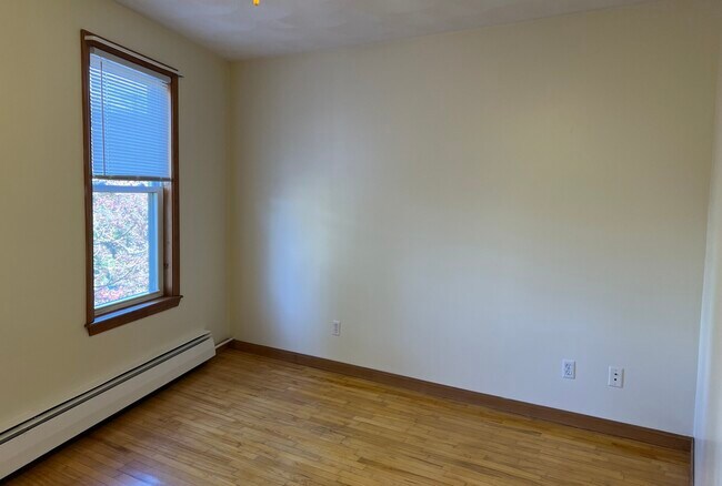 82 Hampshire St unit 3, Cambridge, MA 02139 - photo 4