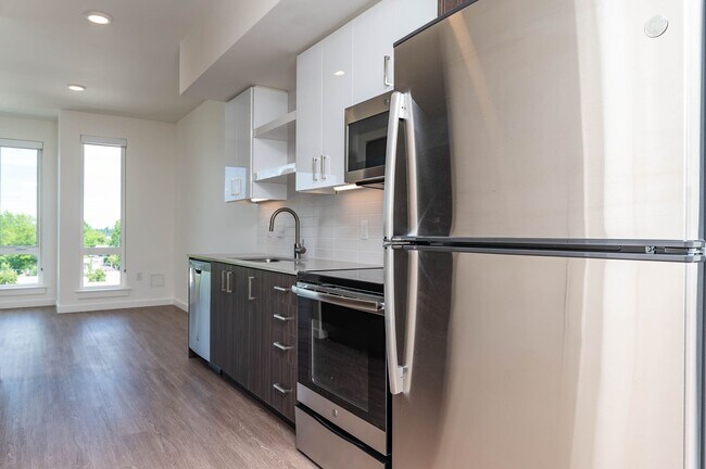 Axletree Apartments - City Vibes, Small Town Soul, Milwaukie, OR 97222 - photo 3