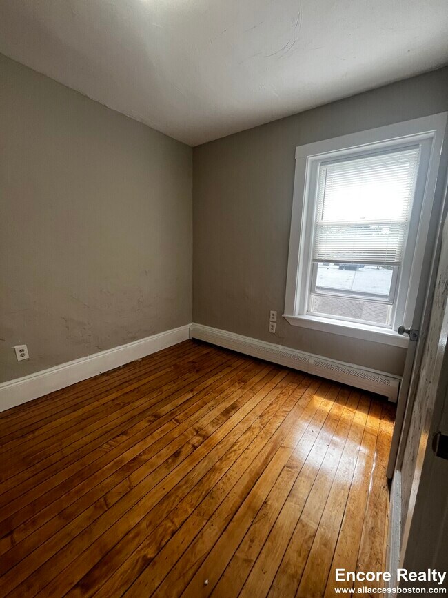 270 Bowdoin St unit 8, Dorchester, MA 02122 - photo 3