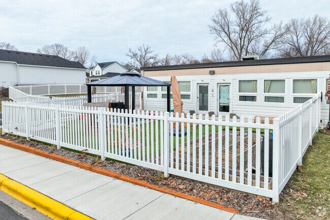 Residents in the Saint Paul and Roseville district can attend Hand in Hand Christian Montessori.