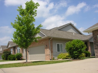 66 Notting Hill Ln, Iowa City, IA 52245
