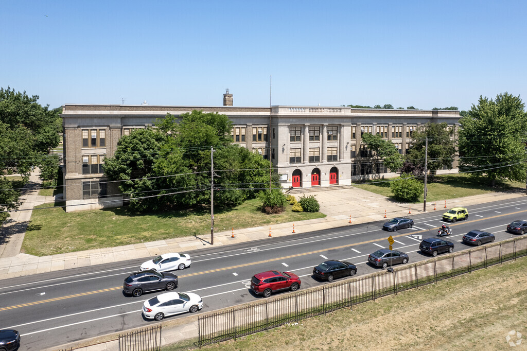 Warren G. Harding Middle School is part of the Philadelphia School District.