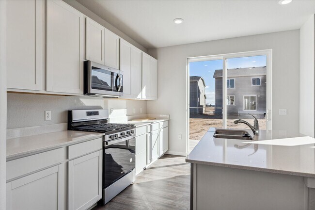 4418 Trader St, Timnath, CO 80547 - photo 3