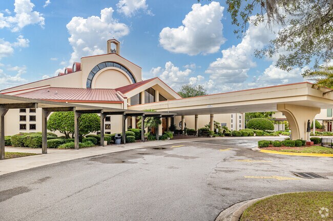 The campus of Sacred Heart Catholic School is beautifully kept.