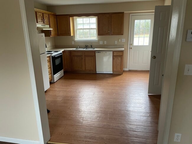 108 Pettus Point, Somerset, KY 42501 - photo 2