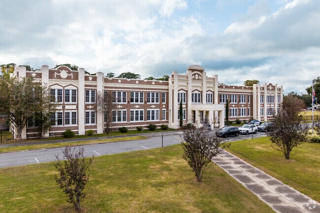 Educational opportunities abound at Lafayette Middle School.