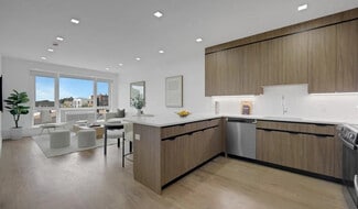8404 4th Ave, North Bergen, NJ 07047