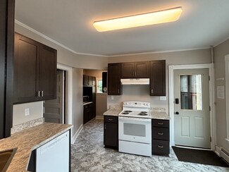 7 Center St Unit 1, Waterville, ME 04901