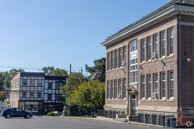 Main St School is located right in the heart of Irvington, NY.