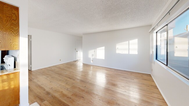 15000 Halldale Ave unit 101, Gardena, CA 90247 - photo 2
