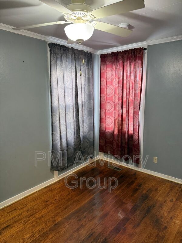 829 SW Cambridge Ave, Topeka, KS 66606 - photo 6