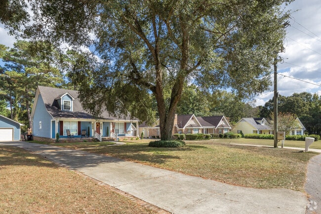 Find joy in the little things that make Millers Creek so special.