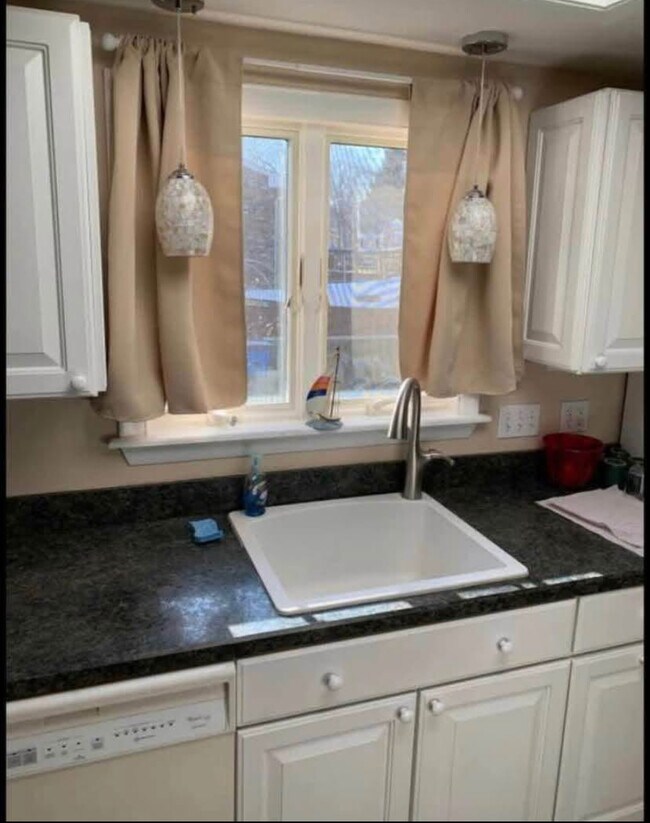 22 White Birch Cir, Niantic, CT 06357 - photo 4