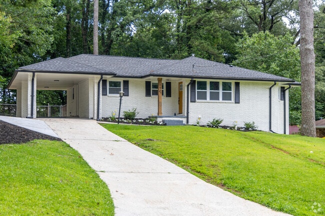 Single family ranch homes are the most common home style in the Parker neighborhood.