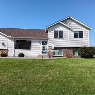 507 Gumtree St E, Saint Joseph, MN 56374