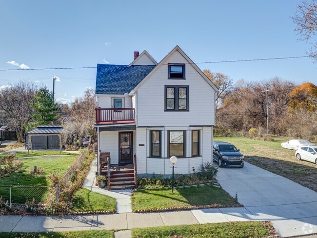 You can find updated and renovated traditional homes in the West End neighborhood.