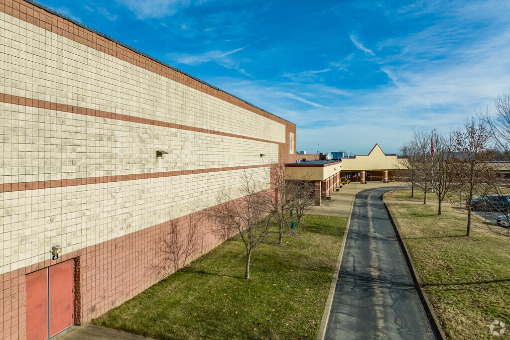 California Area Elementary School shares the building with the Middle School.
